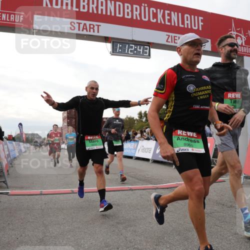 03.10.2025 - Köhlbrandbrückenlauf Yannick Fuchs http://msf.ph/oto/8988496 03.10.2025 16:12:41 Ziel 7457, 7482, 7502, 8957, 8960, 8979, 8982, 9296, 9300, 9307, 9420 meine-sportfotos.de