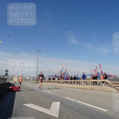 03.10.2025 - Köhlbrandbrückenlauf Matties Gatica Varas http://msf.ph/oto/8988497 03.10.2025 12:34:36 Position 2  meine-sportfotos.de