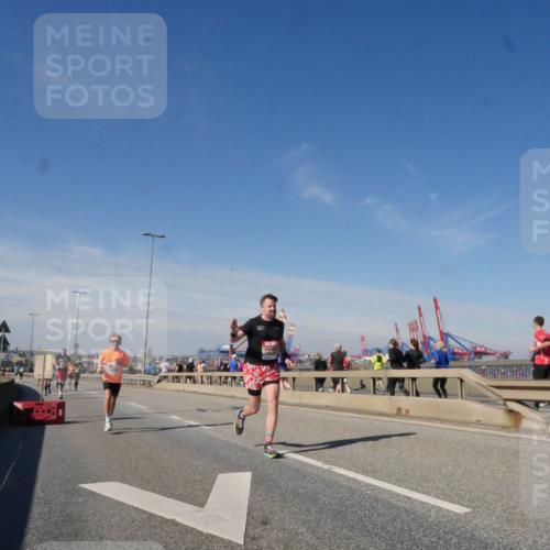 03.10.2025 - Köhlbrandbrückenlauf Matties Gatica Varas http://msf.ph/oto/8988509 03.10.2025 12:34:38 Position 2  meine-sportfotos.de