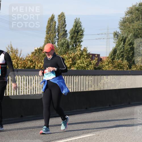 03.10.2025 - Köhlbrandbrückenlauf Luisa Fischer http://msf.ph/oto/8988531 03.10.2025 11:24:22 Position 3 1928, 2507 meine-sportfotos.de