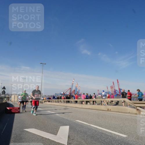 03.10.2025 - Köhlbrandbrückenlauf Matties Gatica Varas http://msf.ph/oto/8988539 03.10.2025 12:34:43 Position 2  meine-sportfotos.de