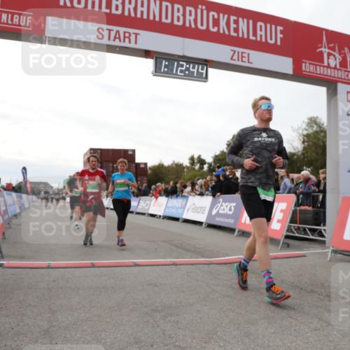 03.10.2025 - Köhlbrandbrückenlauf Yannick Fuchs http://msf.ph/oto/8988540 03.10.2025 16:12:42 Ziel 7358, 7457, 7482, 8957, 8960, 8979, 8982, 9296, 9300, 9307, 9420 meine-sportfotos.de