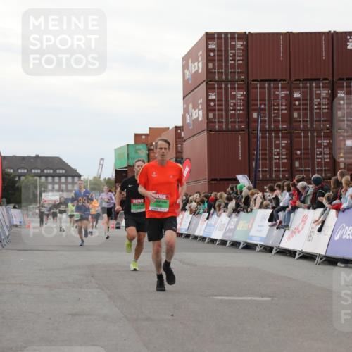 03.10.2025 - Köhlbrandbrückenlauf Yannick Fuchs http://msf.ph/oto/8988546 03.10.2025 16:00:35 Ziel 7287, 7327, 7818, 8811, 9568 meine-sportfotos.de