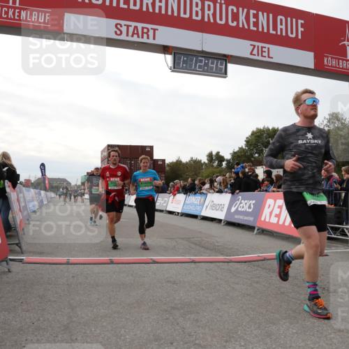 03.10.2025 - Köhlbrandbrückenlauf Yannick Fuchs http://msf.ph/oto/8988547 03.10.2025 16:12:43 Ziel 7358, 7457, 7482, 8957, 8960, 8979, 8982, 9296, 9300, 9307, 9420 meine-sportfotos.de