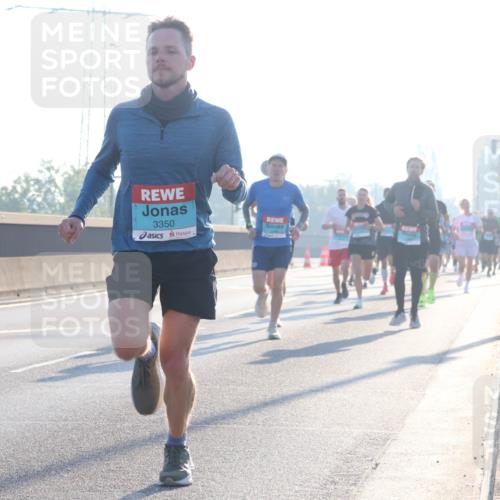 03.10.2025 - Köhlbrandbrückenlauf Luisa Fischer http://msf.ph/oto/8988556 03.10.2025 10:11:45 Position 3 3350, 1 meine-sportfotos.de