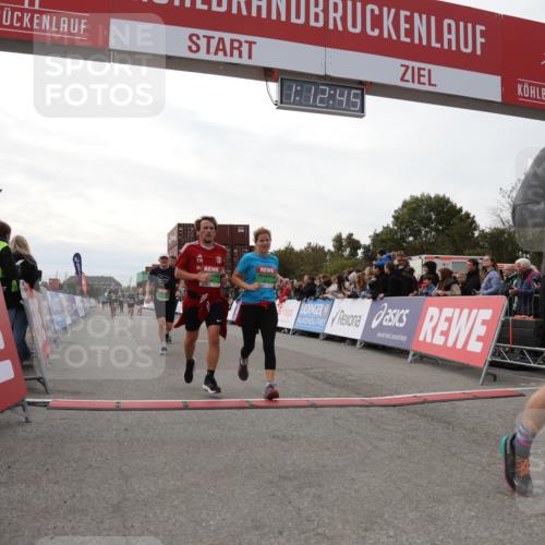 03.10.2025 - Köhlbrandbrückenlauf Yannick Fuchs http://msf.ph/oto/8988558 03.10.2025 16:12:43 Ziel 7358, 7457, 7482, 8957, 8960, 8979, 8982, 9296, 9300, 9307, 9420 meine-sportfotos.de