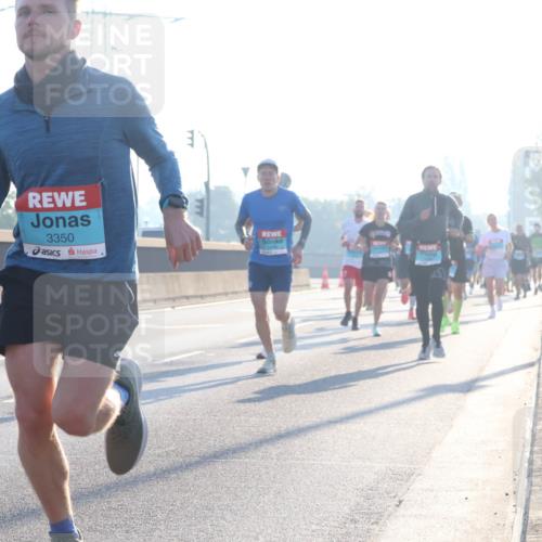 03.10.2025 - Köhlbrandbrückenlauf Luisa Fischer http://msf.ph/oto/8988563 03.10.2025 10:11:46 Position 3 3350, 1 meine-sportfotos.de