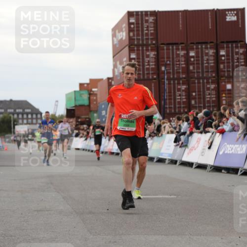 03.10.2025 - Köhlbrandbrückenlauf Yannick Fuchs http://msf.ph/oto/8988581 03.10.2025 16:00:37 Ziel 7189, 7259, 7327, 7818, 8811, 9568 meine-sportfotos.de