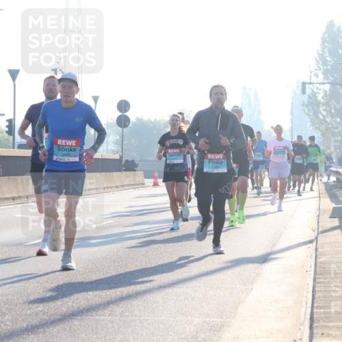 03.10.2025 - Köhlbrandbrückenlauf Luisa Fischer http://msf.ph/oto/8988582 03.10.2025 10:11:47 Position 3 3248, 1184, 1 meine-sportfotos.de