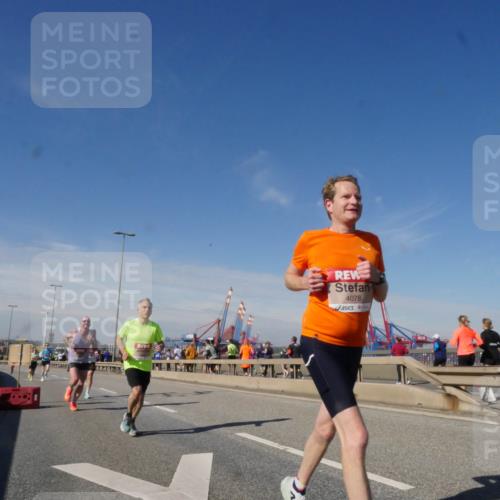 03.10.2025 - Köhlbrandbrückenlauf Matties Gatica Varas http://msf.ph/oto/8988583 03.10.2025 12:34:48 Position 2 4078 meine-sportfotos.de
