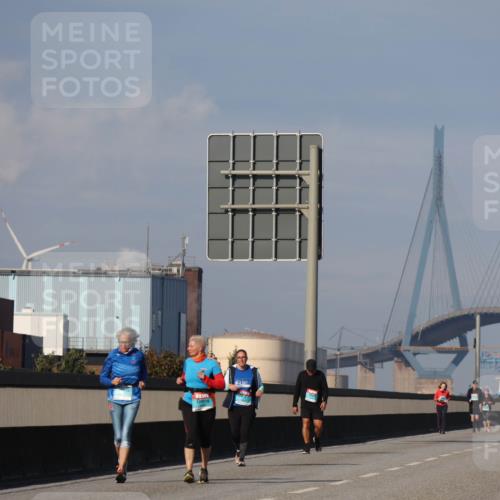 03.10.2025 - Köhlbrandbrückenlauf Luisa Fischer http://msf.ph/oto/8988587 03.10.2025 11:24:53 Position 3  meine-sportfotos.de