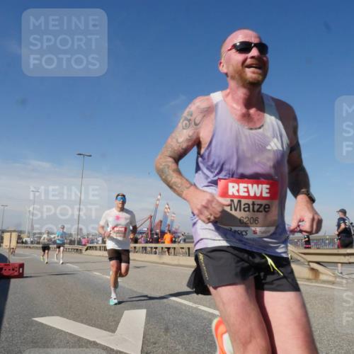 03.10.2025 - Köhlbrandbrückenlauf Matties Gatica Varas http://msf.ph/oto/8988601 03.10.2025 12:34:51 Position 2 6206 meine-sportfotos.de