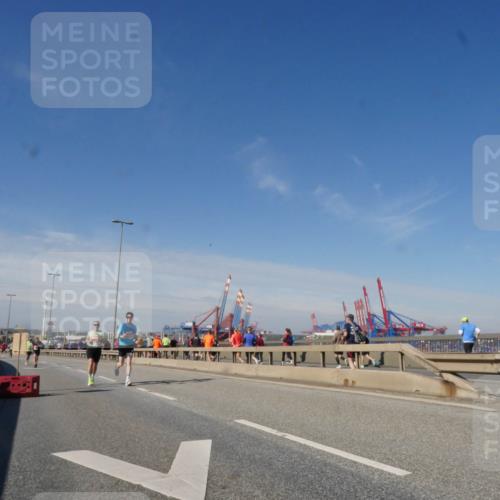 03.10.2025 - Köhlbrandbrückenlauf Matties Gatica Varas http://msf.ph/oto/8988613 03.10.2025 12:34:52 Position 2  meine-sportfotos.de