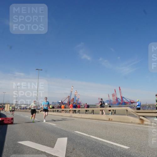 03.10.2025 - Köhlbrandbrückenlauf Matties Gatica Varas http://msf.ph/oto/8988616 03.10.2025 12:34:53 Position 2  meine-sportfotos.de