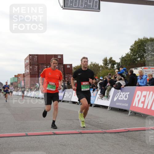 03.10.2025 - Köhlbrandbrückenlauf Yannick Fuchs http://msf.ph/oto/8988617 03.10.2025 16:00:38 Ziel 7189, 7259, 7327, 7818, 8811, 9568 meine-sportfotos.de