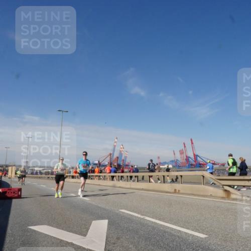 03.10.2025 - Köhlbrandbrückenlauf Matties Gatica Varas http://msf.ph/oto/8988620 03.10.2025 12:34:53 Position 2  meine-sportfotos.de