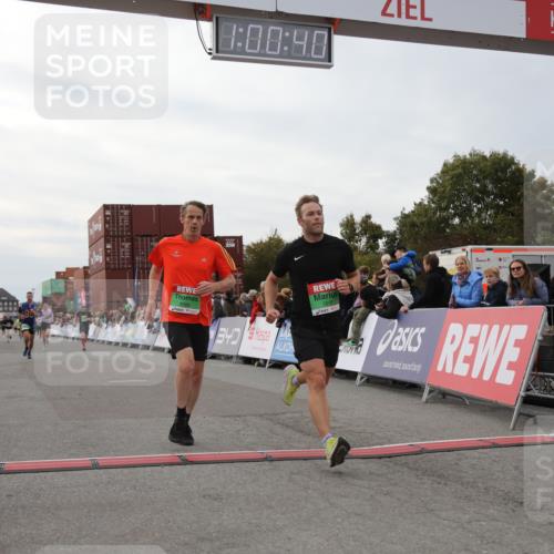03.10.2025 - Köhlbrandbrückenlauf Yannick Fuchs http://msf.ph/oto/8988622 03.10.2025 16:00:38 Ziel 7189, 7259, 7327, 7818, 8811, 9568 meine-sportfotos.de