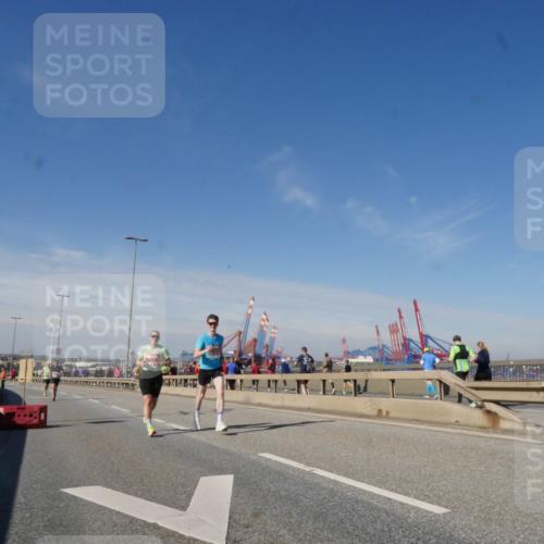 03.10.2025 - Köhlbrandbrückenlauf Matties Gatica Varas http://msf.ph/oto/8988623 03.10.2025 12:34:54 Position 2  meine-sportfotos.de