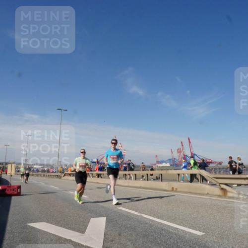 03.10.2025 - Köhlbrandbrückenlauf Matties Gatica Varas http://msf.ph/oto/8988627 03.10.2025 12:34:54 Position 2  meine-sportfotos.de