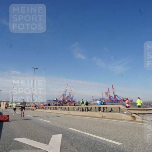 03.10.2025 - Köhlbrandbrückenlauf Matties Gatica Varas http://msf.ph/oto/8988643 03.10.2025 12:34:57 Position 2 28307 meine-sportfotos.de