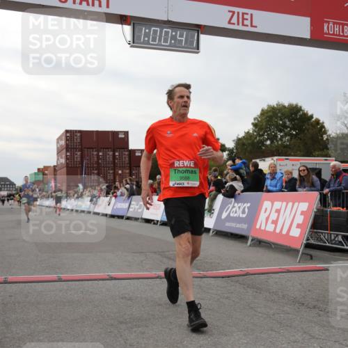 03.10.2025 - Köhlbrandbrückenlauf Yannick Fuchs http://msf.ph/oto/8988651 03.10.2025 16:00:39 Ziel 7189, 7259, 7584, 7600, 7818, 8811, 9568 meine-sportfotos.de