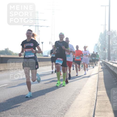 03.10.2025 - Köhlbrandbrückenlauf Luisa Fischer http://msf.ph/oto/8988656 03.10.2025 10:11:51 Position 3 3008, 1 meine-sportfotos.de
