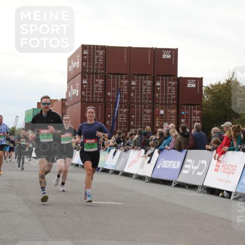 03.10.2025 - Köhlbrandbrückenlauf Yannick Fuchs http://msf.ph/oto/8988667 03.10.2025 16:12:47 Ziel 7358, 7443, 7457, 7482, 7653, 9296, 9307 meine-sportfotos.de