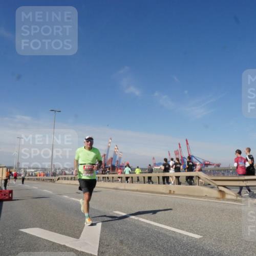 03.10.2025 - Köhlbrandbrückenlauf Matties Gatica Varas http://msf.ph/oto/8988683 03.10.2025 12:35:02 Position 2  meine-sportfotos.de
