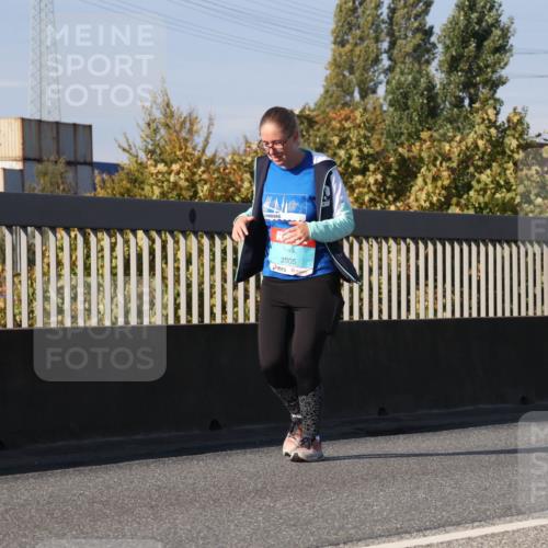 03.10.2025 - Köhlbrandbrückenlauf Luisa Fischer http://msf.ph/oto/8988684 03.10.2025 11:25:22 Position 3 3805 meine-sportfotos.de