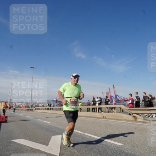 03.10.2025 - Köhlbrandbrückenlauf Matties Gatica Varas http://msf.ph/oto/8988686 03.10.2025 12:35:02 Position 2  meine-sportfotos.de