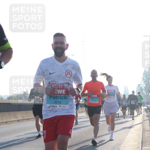 03.10.2025 - Köhlbrandbrückenlauf Luisa Fischer http://msf.ph/oto/8988692 03.10.2025 10:11:53 Position 3 3618, 1012, 1 meine-sportfotos.de
