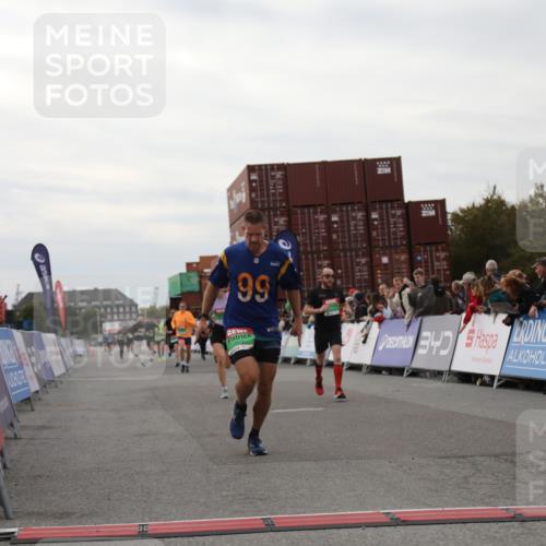 03.10.2025 - Köhlbrandbrückenlauf Yannick Fuchs http://msf.ph/oto/8988694 03.10.2025 16:00:42 Ziel 7189, 7223, 7259, 7561, 7584, 7600, 8811, 8940, 9568 meine-sportfotos.de