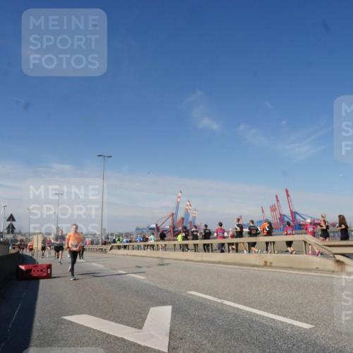 03.10.2025 - Köhlbrandbrückenlauf Matties Gatica Varas http://msf.ph/oto/8988702 03.10.2025 12:35:04 Position 2  meine-sportfotos.de