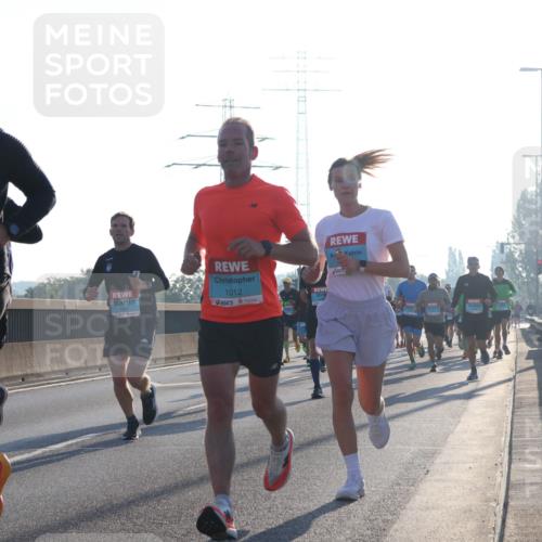 03.10.2025 - Köhlbrandbrückenlauf Luisa Fischer http://msf.ph/oto/8988708 03.10.2025 10:11:54 Position 3 3718, 1012, 1 meine-sportfotos.de