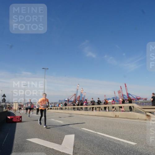 03.10.2025 - Köhlbrandbrückenlauf Matties Gatica Varas http://msf.ph/oto/8988709 03.10.2025 12:35:05 Position 2 1 meine-sportfotos.de