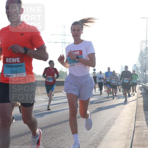 03.10.2025 - Köhlbrandbrückenlauf Luisa Fischer http://msf.ph/oto/8988716 03.10.2025 10:11:55 Position 3 1012, 3715 meine-sportfotos.de