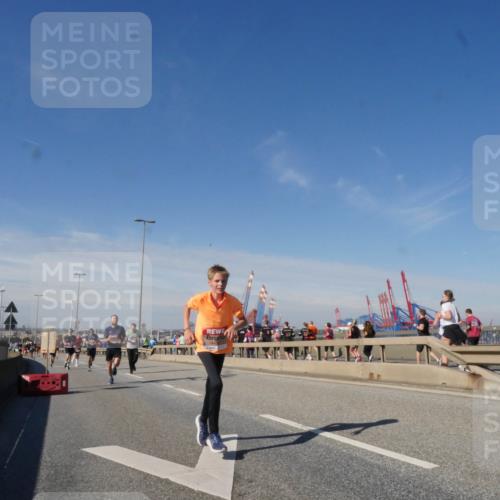 03.10.2025 - Köhlbrandbrückenlauf Matties Gatica Varas http://msf.ph/oto/8988720 03.10.2025 12:35:06 Position 2  meine-sportfotos.de