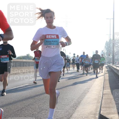 03.10.2025 - Köhlbrandbrückenlauf Luisa Fischer http://msf.ph/oto/8988722 03.10.2025 10:11:55 Position 3 1012, 1061, 3715, 1 meine-sportfotos.de