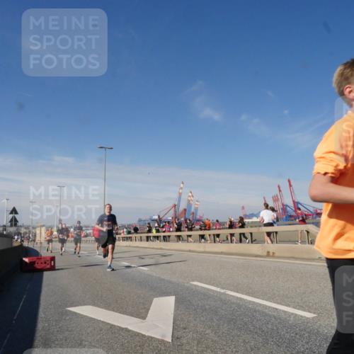 03.10.2025 - Köhlbrandbrückenlauf Matties Gatica Varas http://msf.ph/oto/8988726 03.10.2025 12:35:07 Position 2 447 meine-sportfotos.de