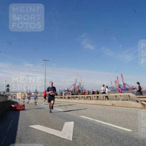 03.10.2025 - Köhlbrandbrückenlauf Matties Gatica Varas http://msf.ph/oto/8988727 03.10.2025 12:35:08 Position 2  meine-sportfotos.de