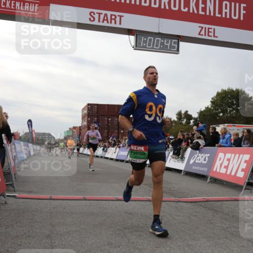 03.10.2025 - Köhlbrandbrückenlauf Yannick Fuchs http://msf.ph/oto/8988730 03.10.2025 16:00:43 Ziel 7189, 7223, 7259, 7522, 7561, 7584, 7600, 8811, 8940 meine-sportfotos.de