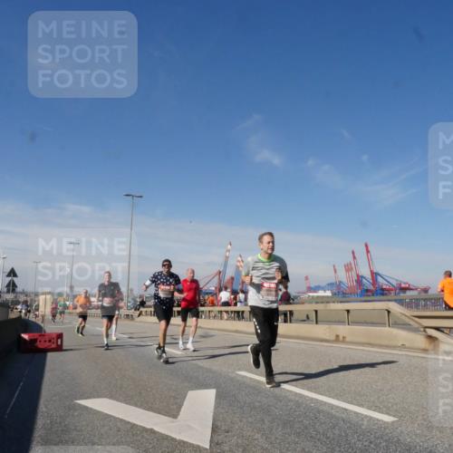 03.10.2025 - Köhlbrandbrückenlauf Matties Gatica Varas http://msf.ph/oto/8988741 03.10.2025 12:35:10 Position 2 11111, 1 meine-sportfotos.de