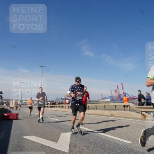 03.10.2025 - Köhlbrandbrückenlauf Matties Gatica Varas http://msf.ph/oto/8988749 03.10.2025 12:35:11 Position 2 6495 meine-sportfotos.de