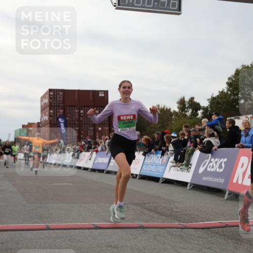 03.10.2025 - Köhlbrandbrückenlauf Yannick Fuchs http://msf.ph/oto/8988763 03.10.2025 16:00:44 Ziel 7189, 7223, 7259, 7522, 7561, 7584, 7600, 8811, 8883, 8940 meine-sportfotos.de
