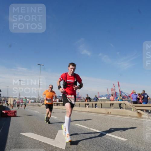 03.10.2025 - Köhlbrandbrückenlauf Matties Gatica Varas http://msf.ph/oto/8988765 03.10.2025 12:35:14 Position 2  meine-sportfotos.de
