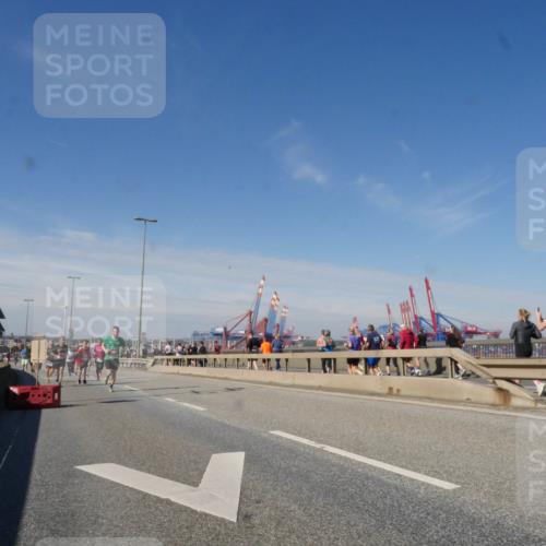 03.10.2025 - Köhlbrandbrückenlauf Matties Gatica Varas http://msf.ph/oto/8988777 03.10.2025 12:35:16 Position 2  meine-sportfotos.de