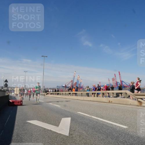03.10.2025 - Köhlbrandbrückenlauf Matties Gatica Varas http://msf.ph/oto/8988781 03.10.2025 12:35:16 Position 2  meine-sportfotos.de