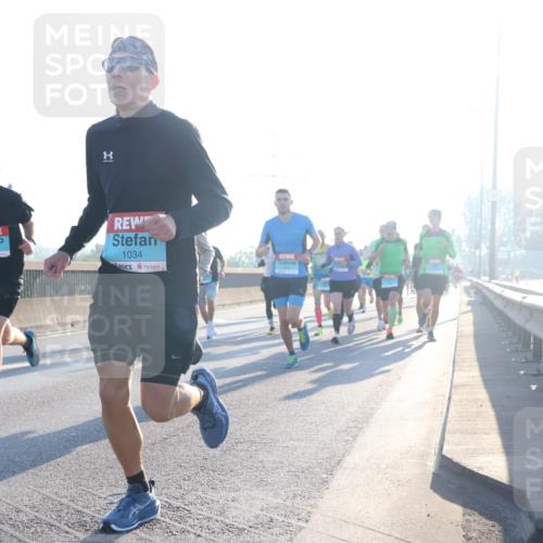 03.10.2025 - Köhlbrandbrückenlauf Luisa Fischer http://msf.ph/oto/8988787 03.10.2025 10:11:59 Position 3 2722, 1034 meine-sportfotos.de