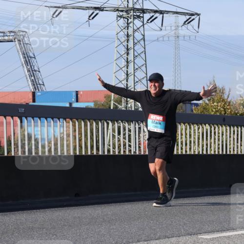03.10.2025 - Köhlbrandbrückenlauf Luisa Fischer http://msf.ph/oto/8988791 03.10.2025 11:25:29 Position 3 780, 2360 meine-sportfotos.de