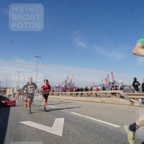 03.10.2025 - Köhlbrandbrückenlauf Matties Gatica Varas http://msf.ph/oto/8988802 03.10.2025 12:35:19 Position 2  meine-sportfotos.de